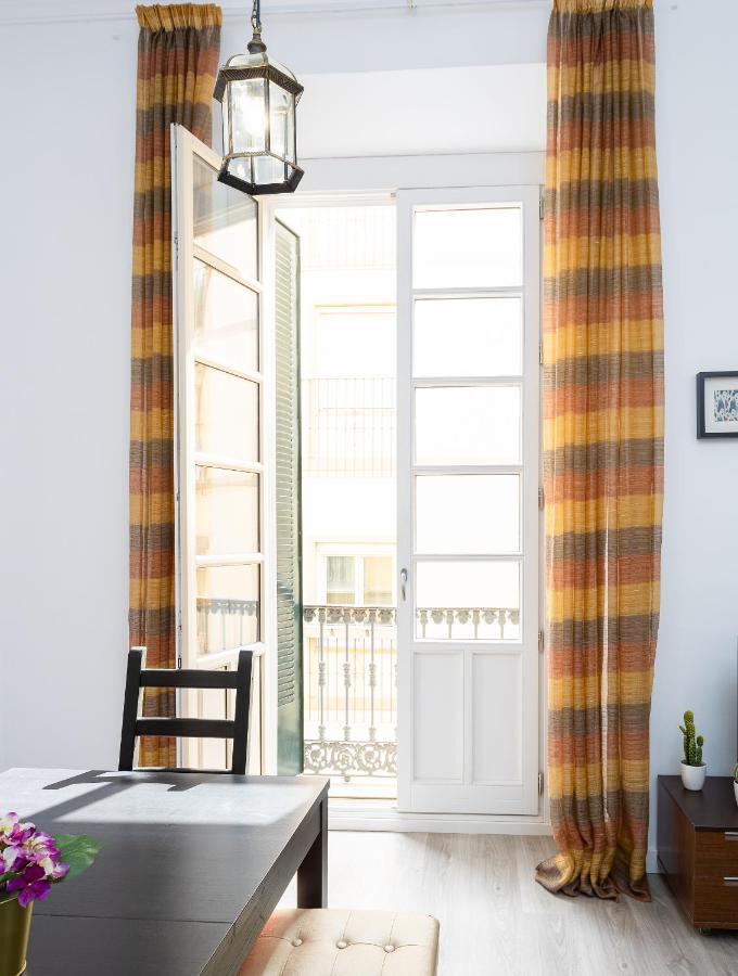 Julieta Historical Apartment By Alohaマラガ エクステリア 写真